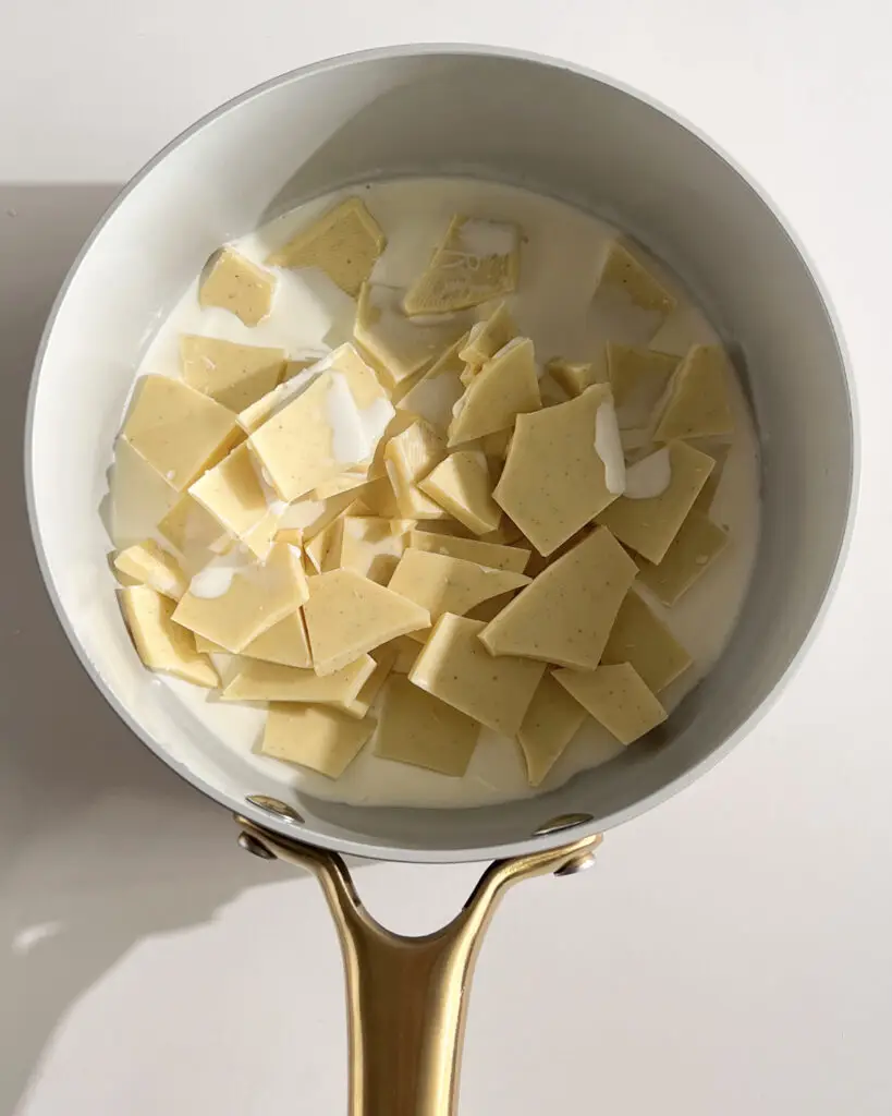 how to make white chocolate buttercream frosting