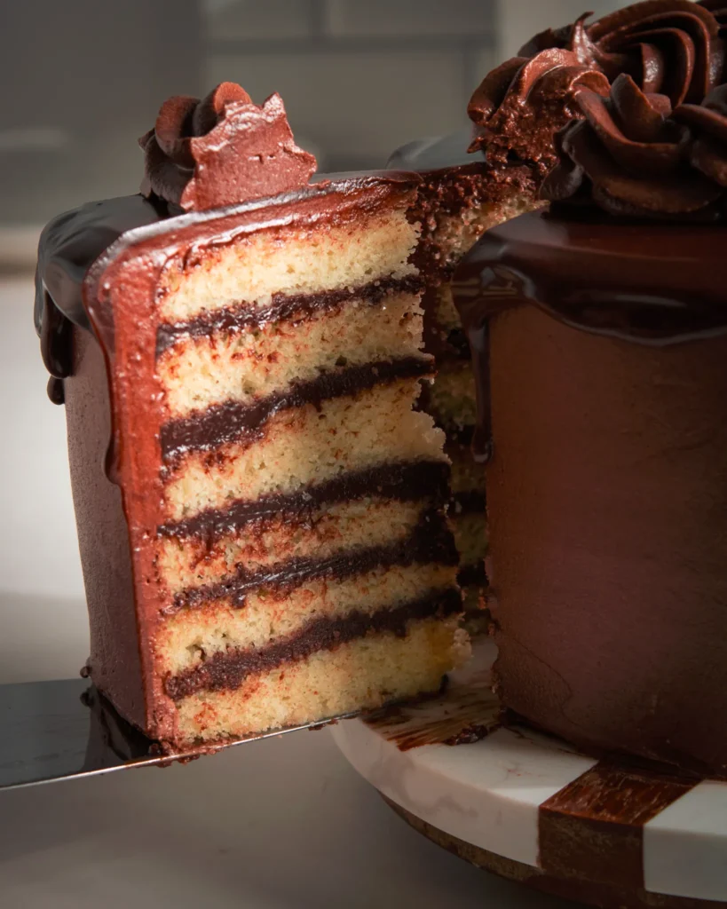 how to make eggless vanilla fudge cake